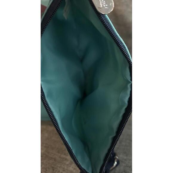 Thirty One Cross Town Crossbody Purse In Sea Stripe Pattern - Picture 6 of 9